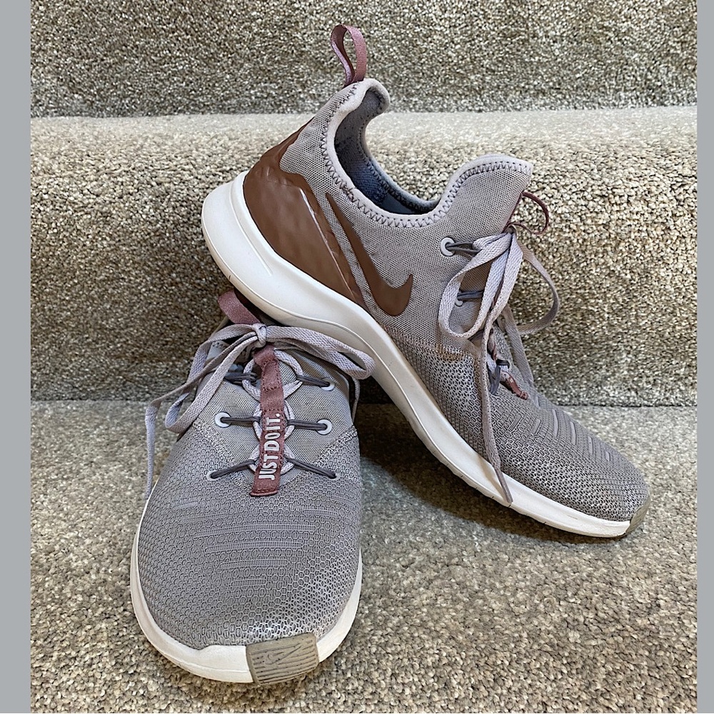 🎉Nike Free TR 8, Size Women's 11, Grey/Bronze